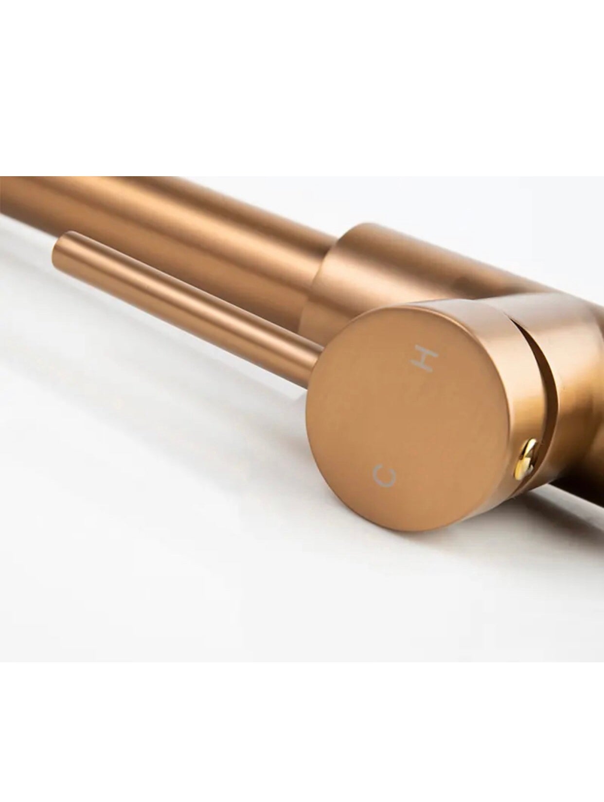 AvaMalis A|M Aquae Brass Single Lever Pull Down Sprayer Spring Kitchen Faucet in Copper Rose
