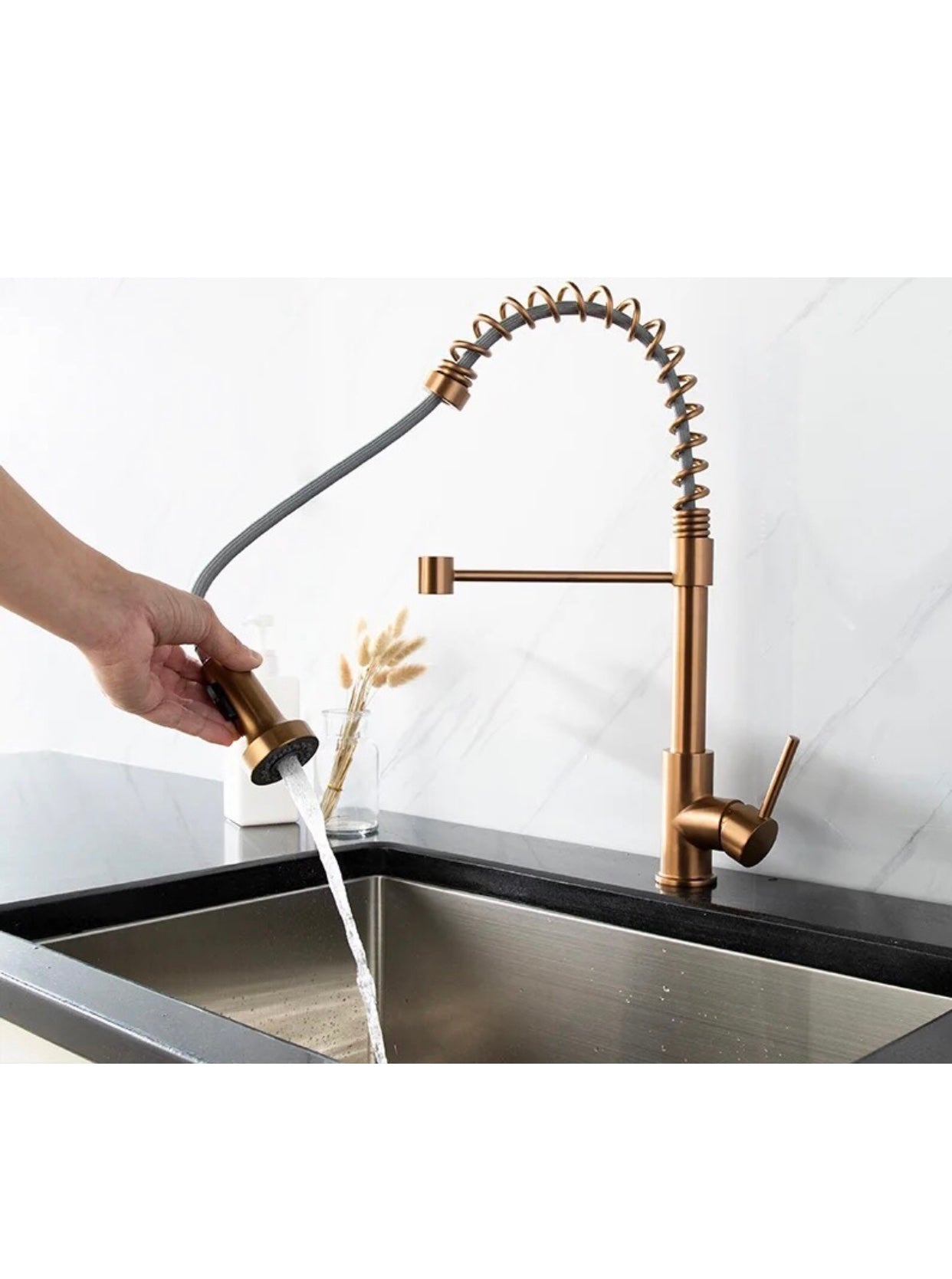 AvaMalis A|M Aquae Brass Single Lever Pull Down Sprayer Spring Kitchen Faucet in Copper Rose
