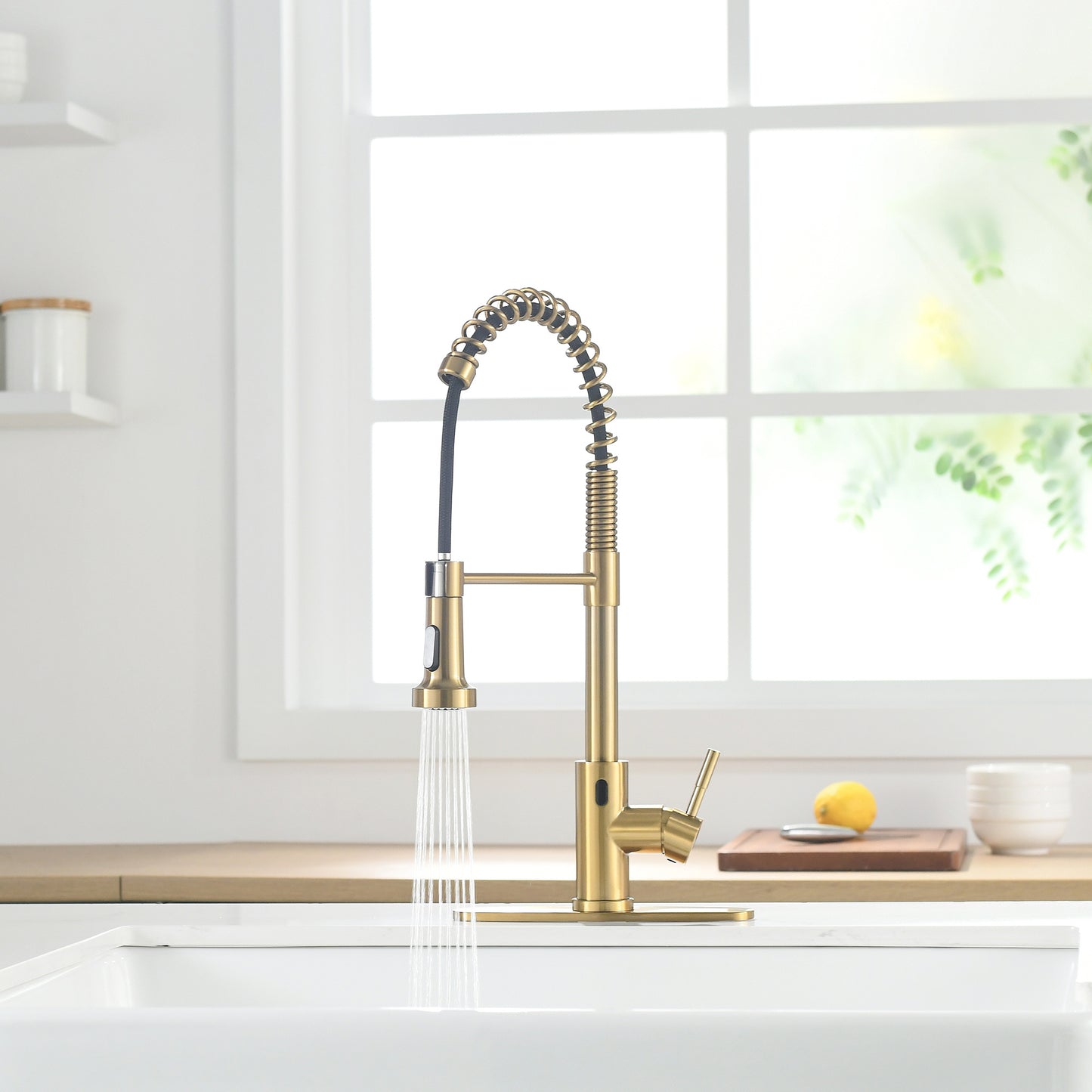 Single-Handle Touchless Sensor Gooseneck Pull-Down Sprayer Kitchen Faucet