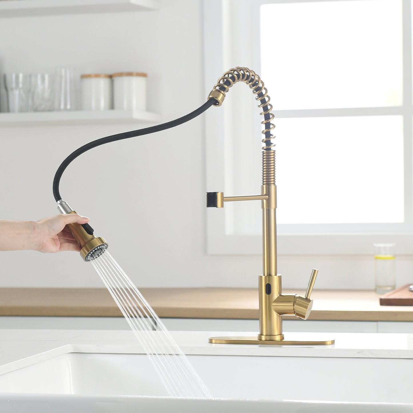 Single-Handle Touchless Sensor Gooseneck Pull-Down Sprayer Kitchen Faucet