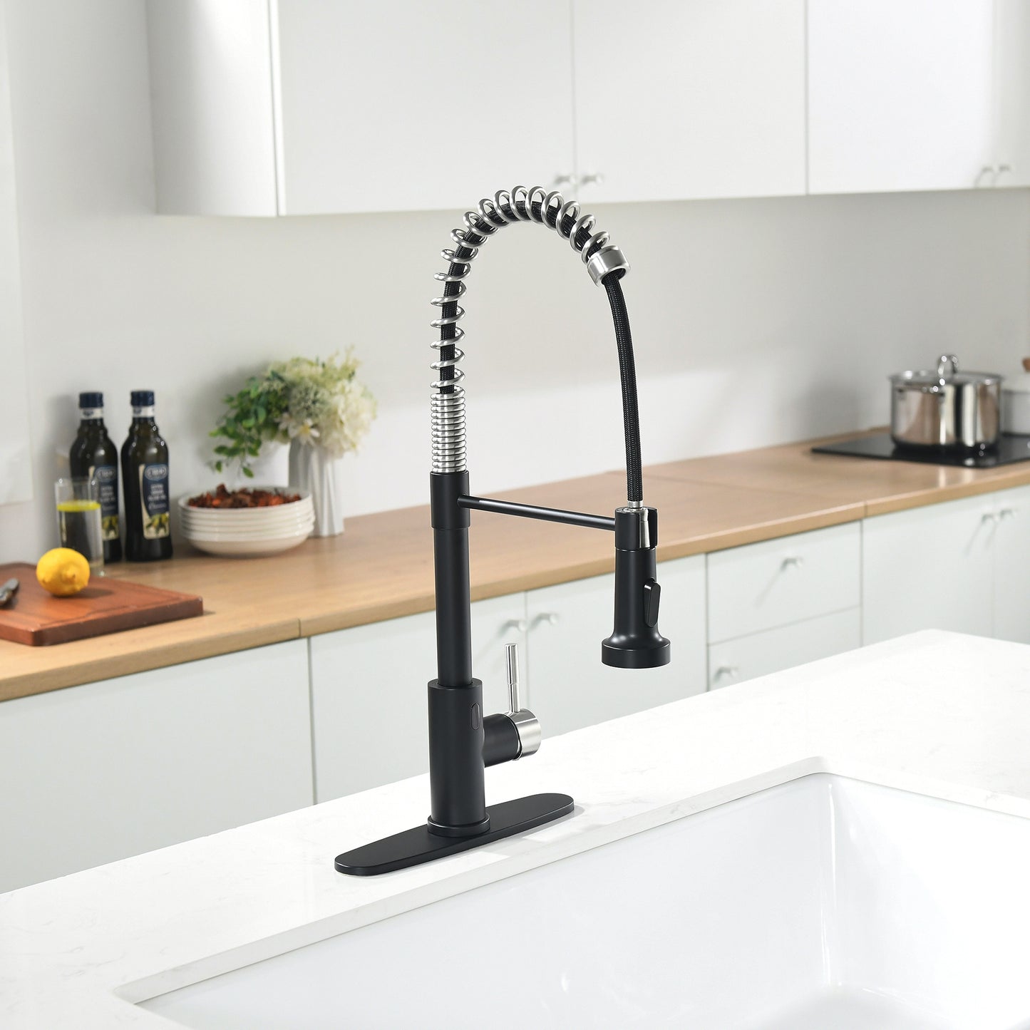 Single-Handle Touchless Sensor Gooseneck Pull-Down Sprayer Kitchen Faucet