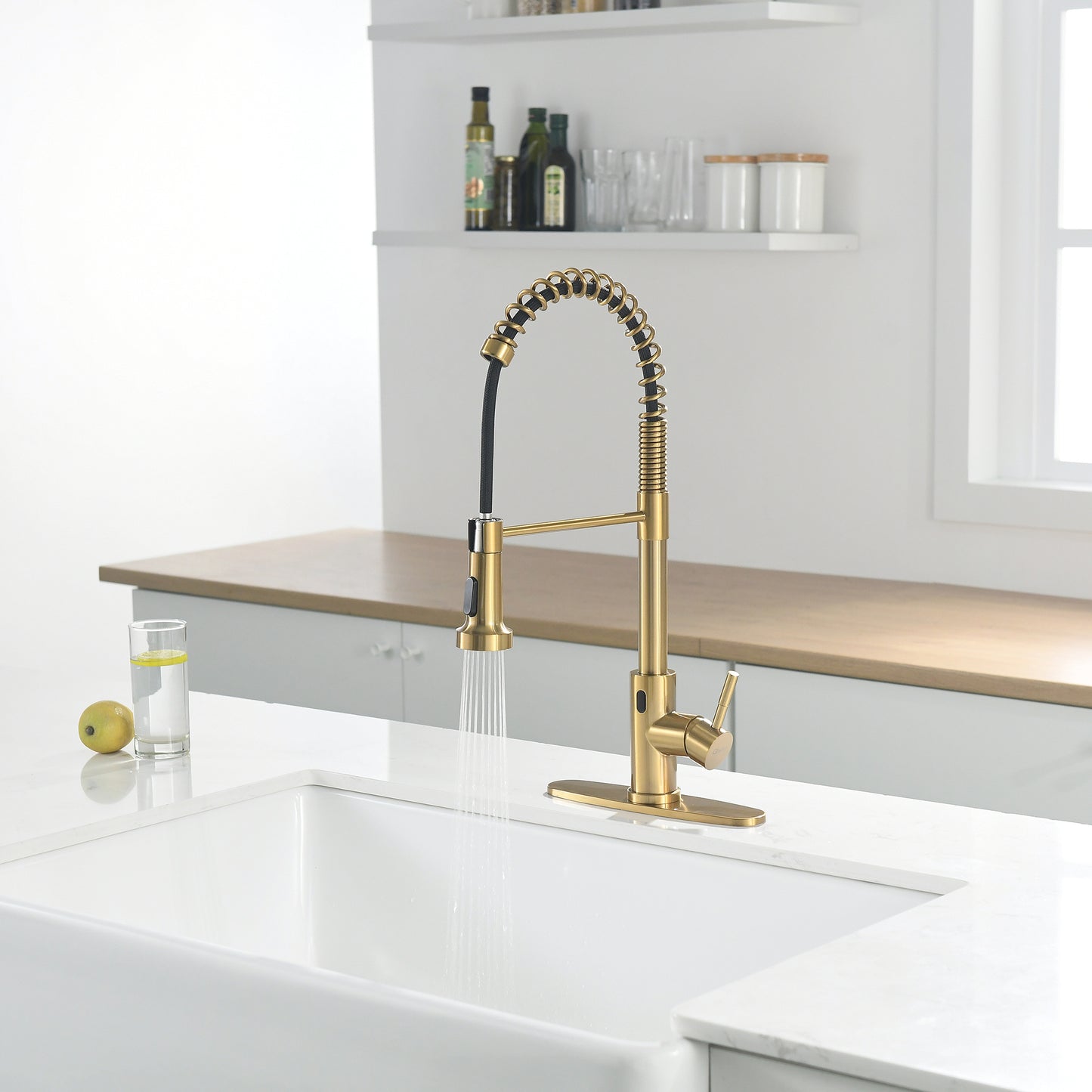 Single-Handle Touchless Sensor Gooseneck Pull-Down Sprayer Kitchen Faucet