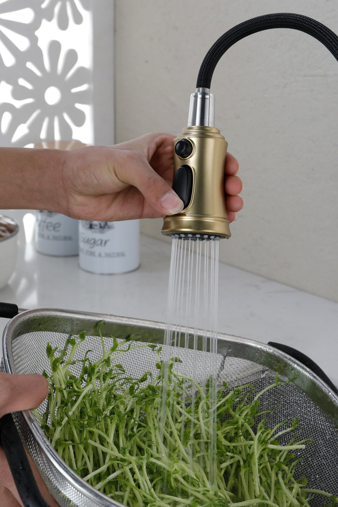 A|M Aquae Kitchen Faucet with Pull Down Sprayer