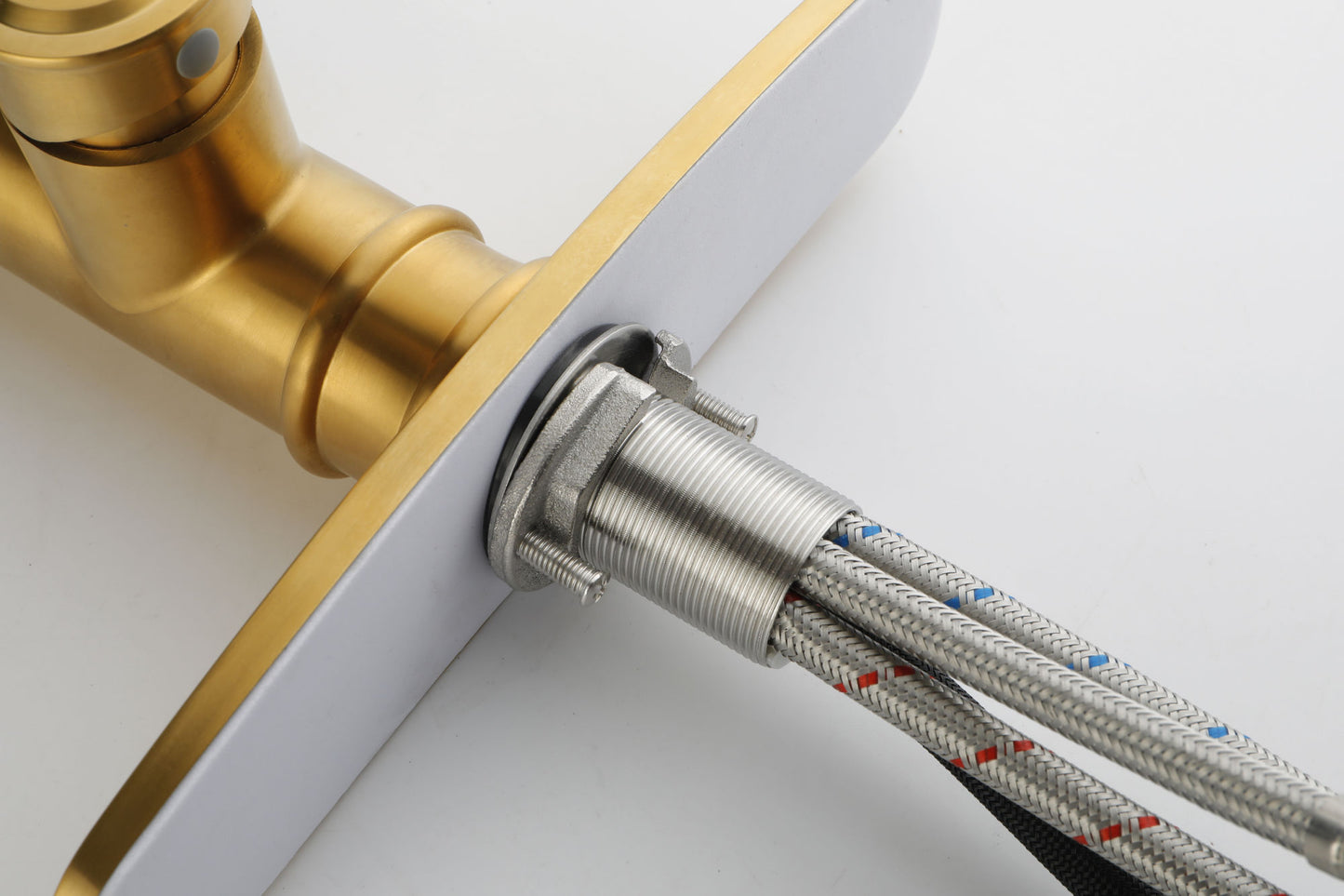 A|M Aquae Kitchen Faucet with Pull Down Sprayer