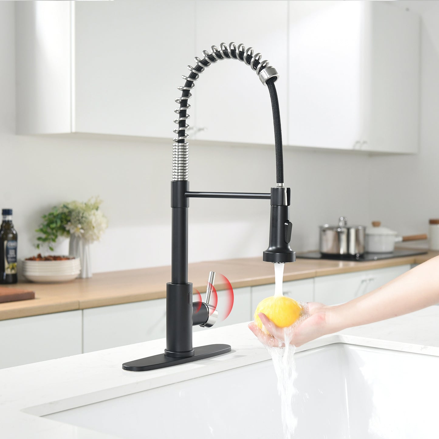 Single-Handle Touchless Sensor Gooseneck Pull-Down Sprayer Kitchen Faucet