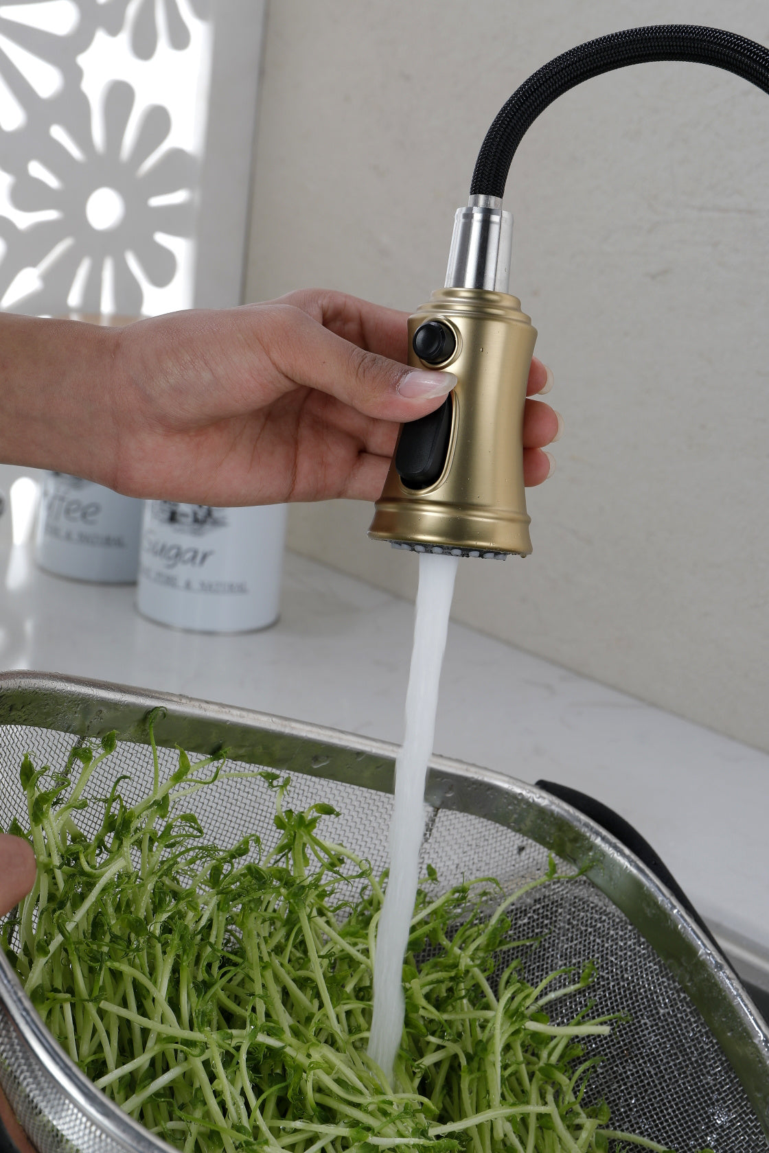 A|M Aquae Kitchen Faucet with Pull Down Sprayer