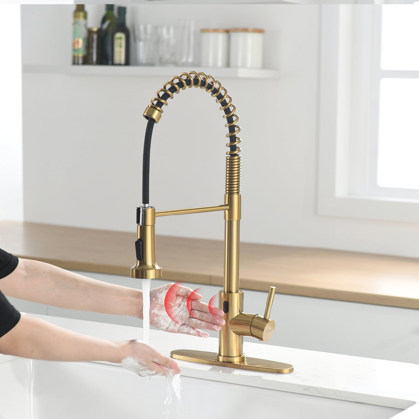Single-Handle Touchless Sensor Gooseneck Pull-Down Sprayer Kitchen Faucet