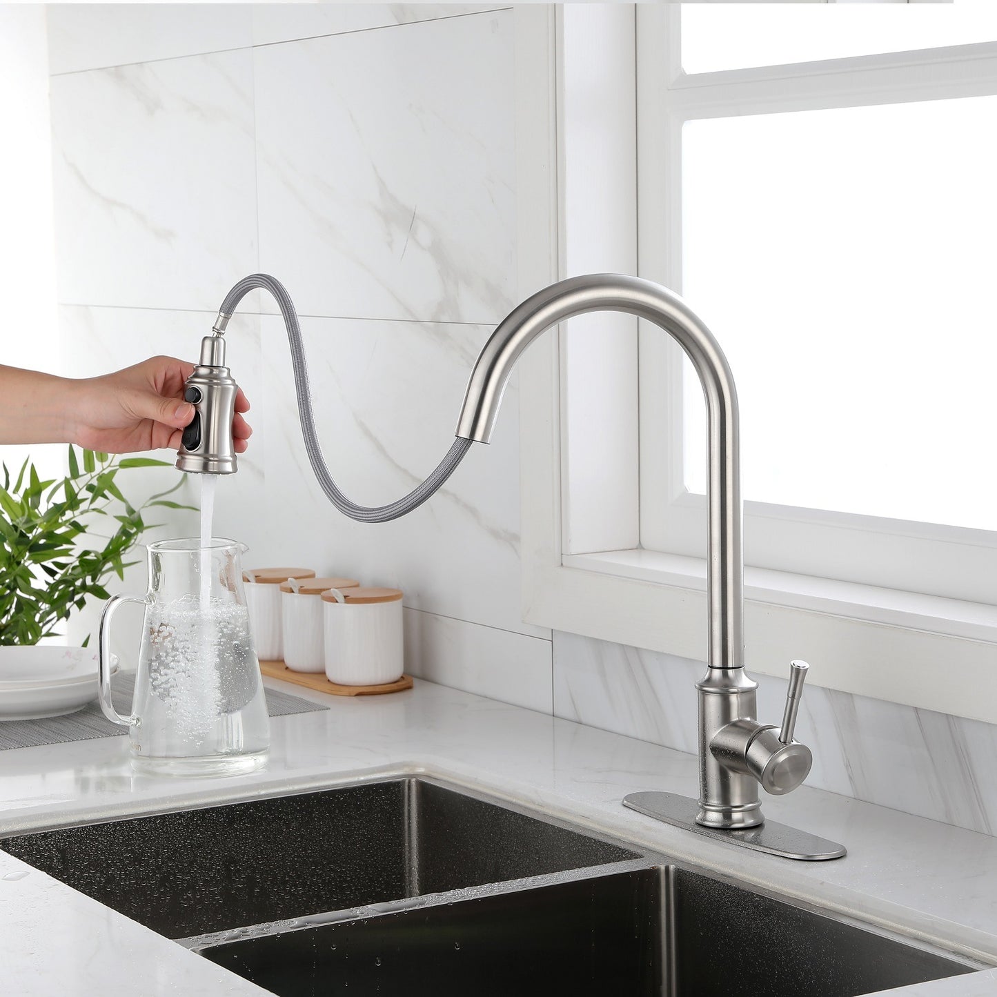 Touch Kitchen Faucet with Pull Down Sprayer,Single Handle High Arc  Pull out Kitchen Faucet,Single Level Stainless Steel Kitchen Sink Faucets with Pull down Sprayer