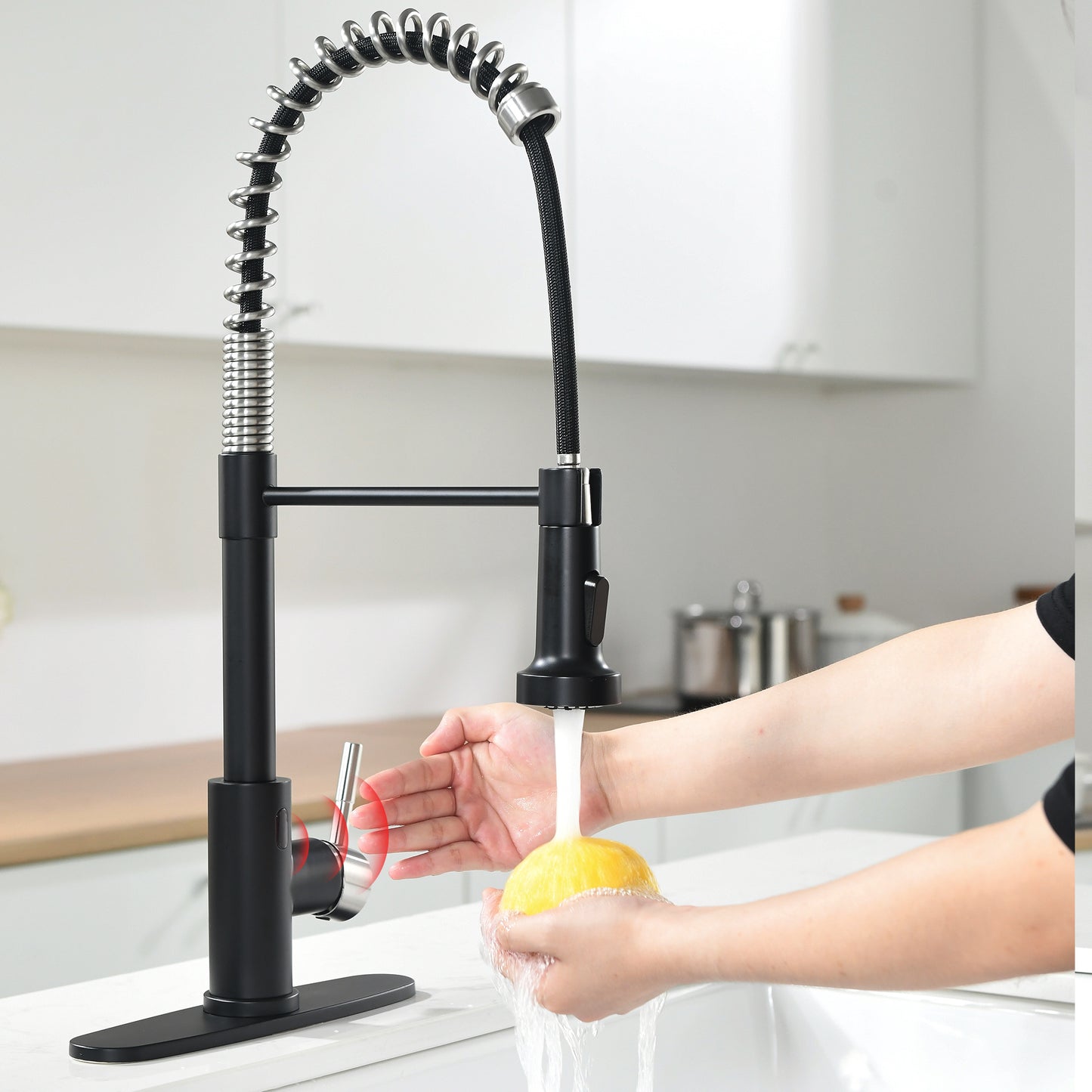 Single-Handle Touchless Sensor Gooseneck Pull-Down Sprayer Kitchen Faucet