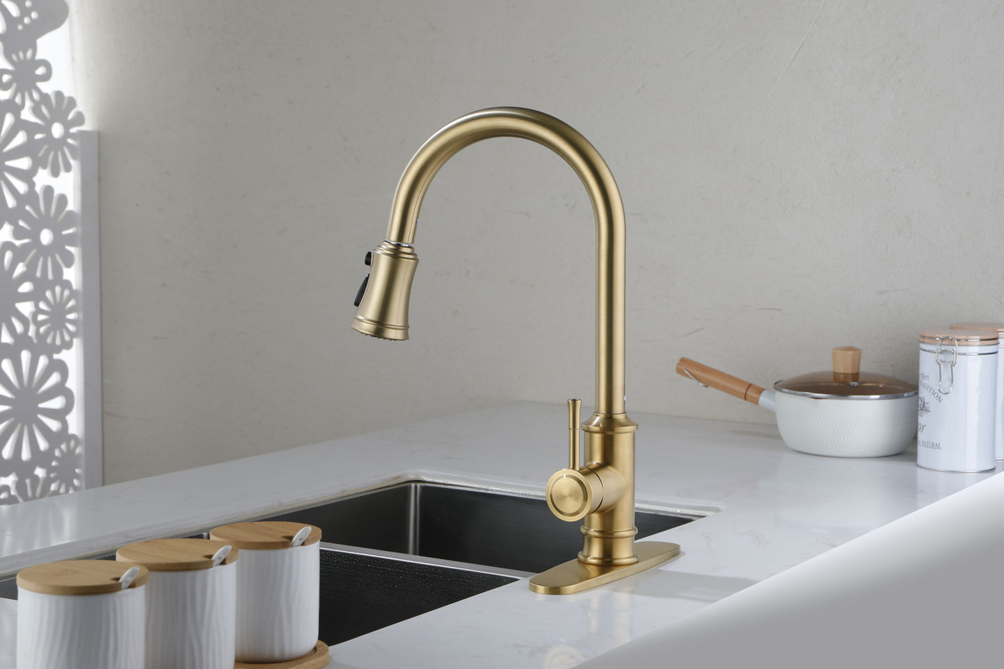 A|M Aquae Kitchen Faucet with Pull Down Sprayer