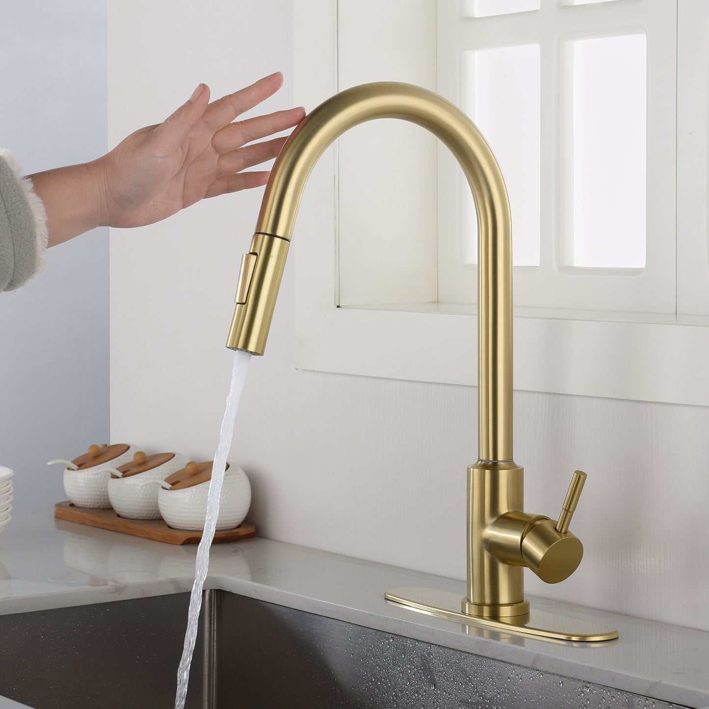 AvaMalis A|M Aquae Touch Kitchen Faucet with Pull Down Sprayer